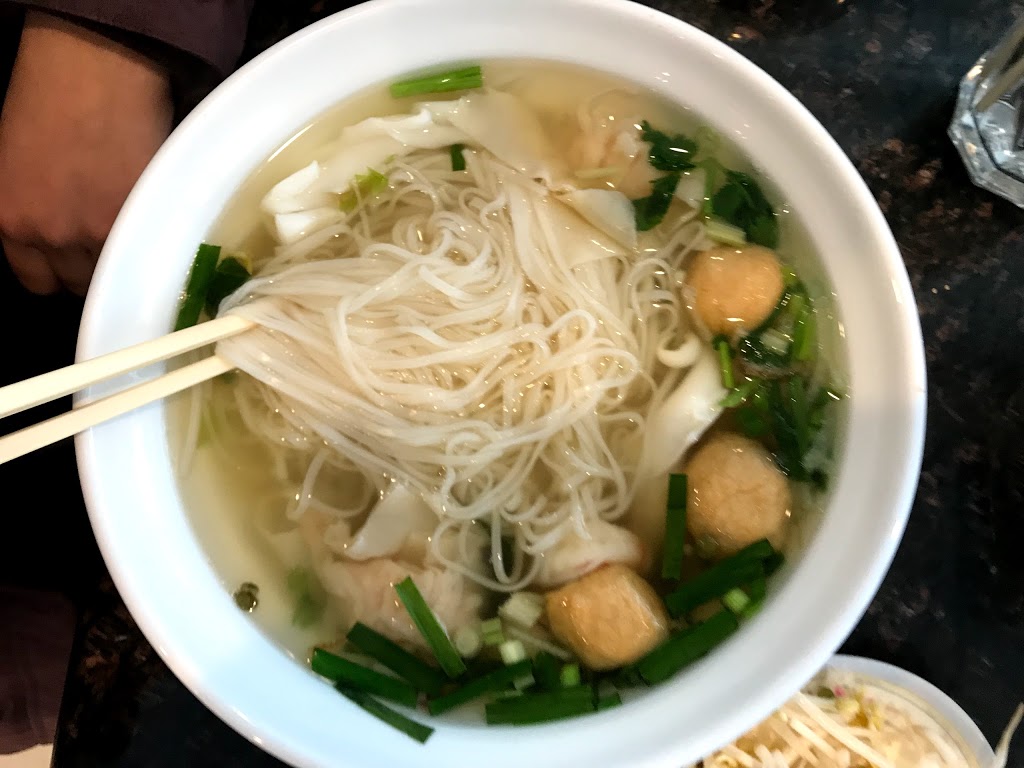 Mi Pho Song Vu | 2109 Jane St, North York, ON M3M 1A2, Canada | Phone: (416) 614-0149