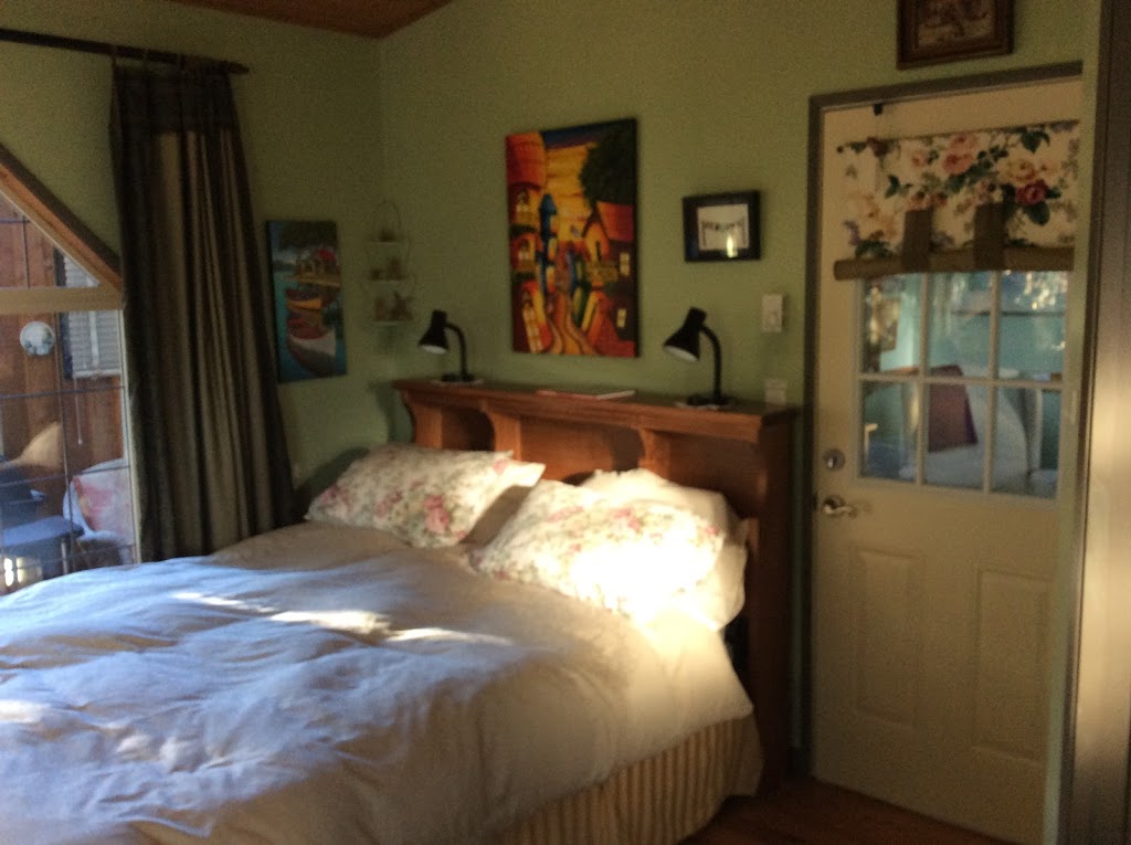 Bev & Sandys Place B&B | 2734 Camcrest Dr, Nanaimo, BC V9T 4W4, Canada | Phone: (250) 616-2636