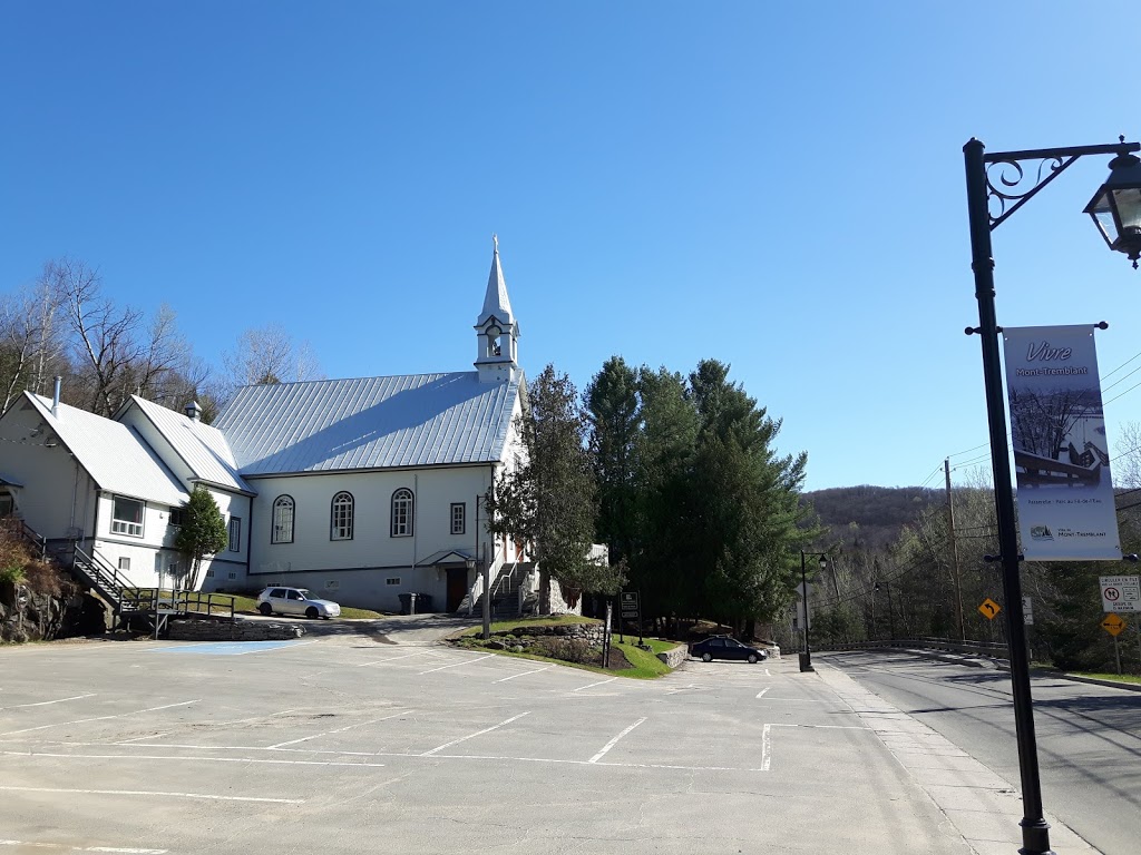 Église du Village | 1829 Chem. du Village, Mont-Tremblant, QC J8E 1K4, Canada | Phone: (819) 425-8614 ext. 2500