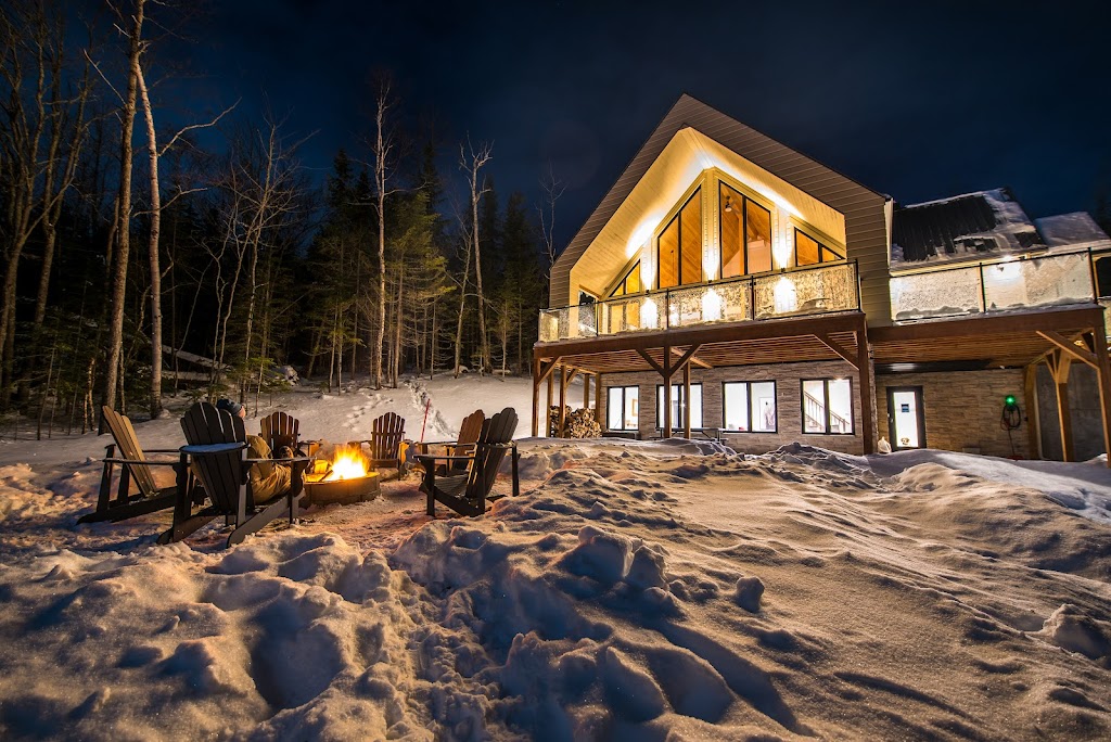 RËZERVE | Chalet Le Eastman | Chem. du Domaine-Charlevoix, Les Éboulements, QC G0A 2M0, Canada | Phone: (888) 992-5262