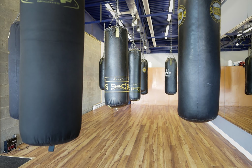 Club Energie Boxe | 1996 3e Rue, St-Romuald, QC G6W 5M6, Canada | Phone: (418) 834-0001