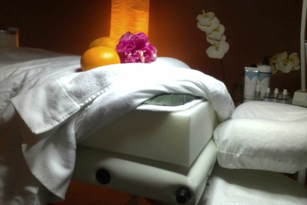 Orange Grove Spa | 20 Inuvik Crescent, Katimavik Woods, junction Katimavik & Eagleson, Kanata, Ottawa, ON K2L 1A2, Canada | Phone: (613) 592-3193