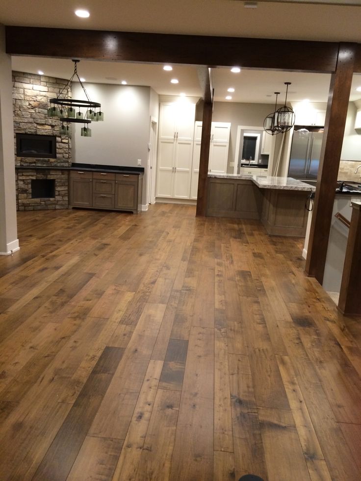 Simple Flooring Installers | 6033 Shawson Dr #10, Mississauga, ON L5T 1H8, Canada | Phone: (647) 686-1446