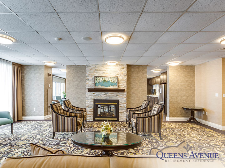 Queens Avenue Retirement Residence | 1056 Queens Ave, Oakville, ON L6H 6R3, Canada | Phone: (905) 815-0862