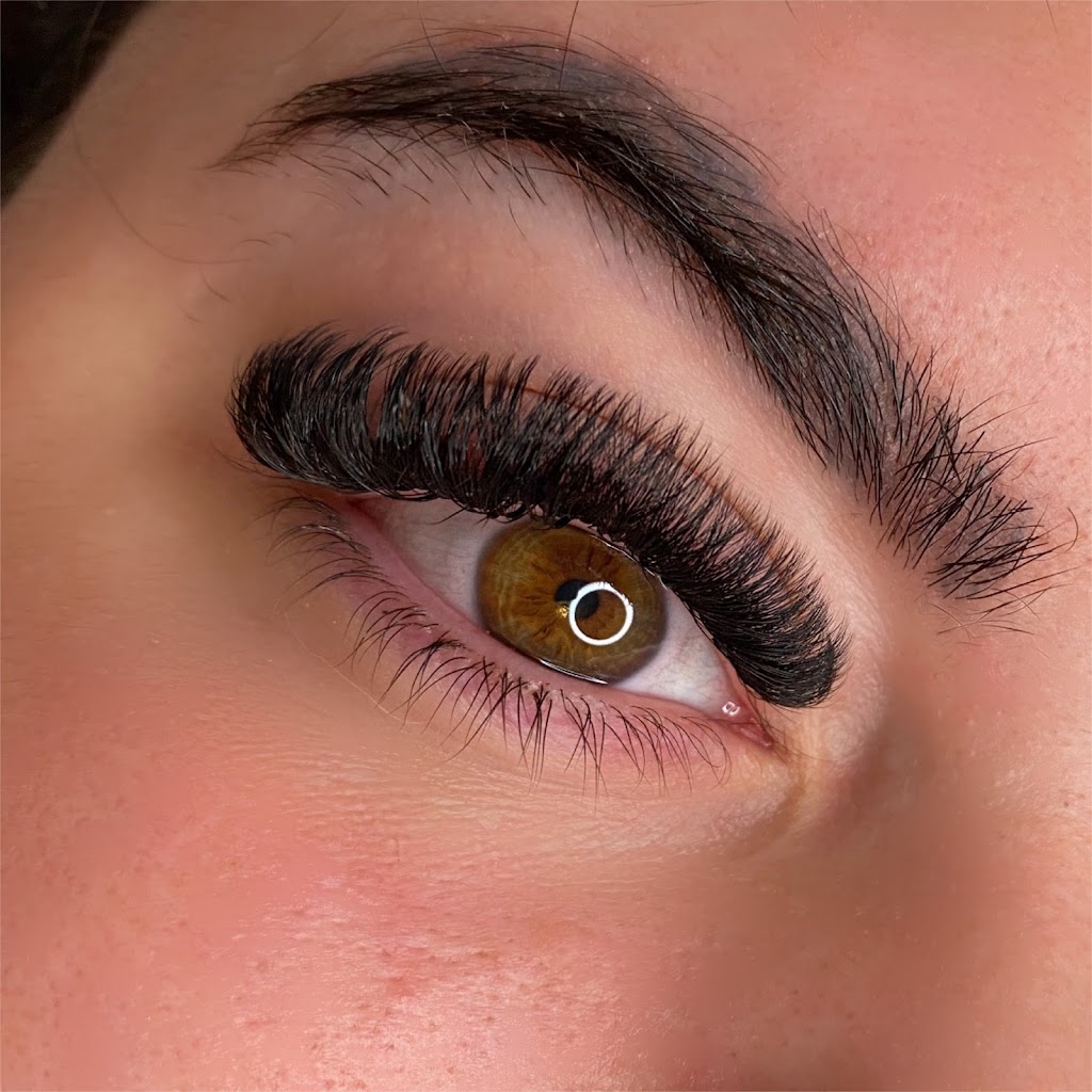 Lash Works | 1404 25 Ave NW, Edmonton, AB T6T 2E2, Canada | Phone: (587) 337-9604