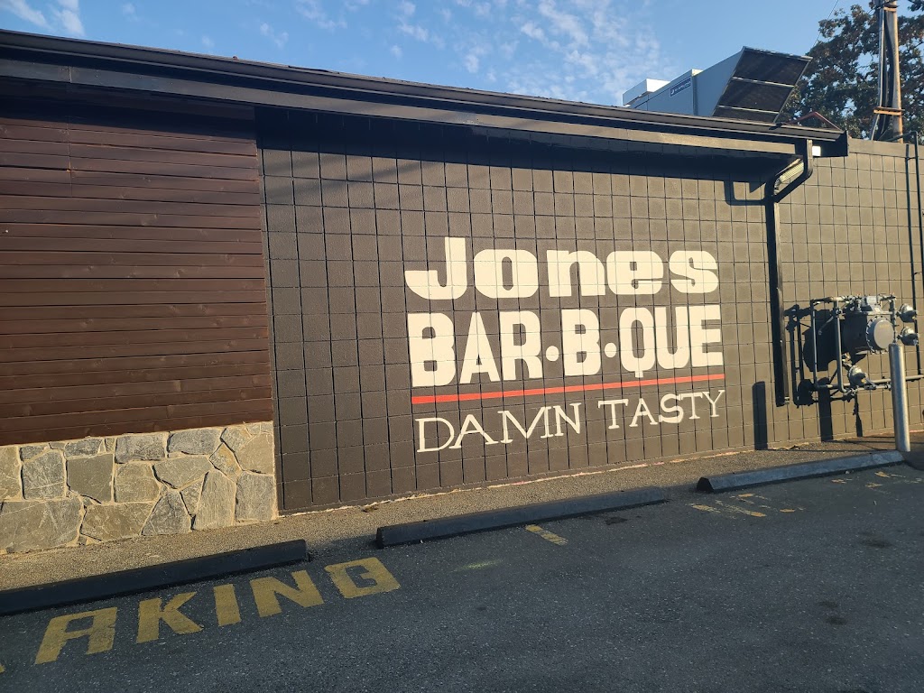 Jones Bar B Que Langford | 731 Goldstream Ave, Victoria, BC V9B 2X4, Canada | Phone: (250) 590-1581