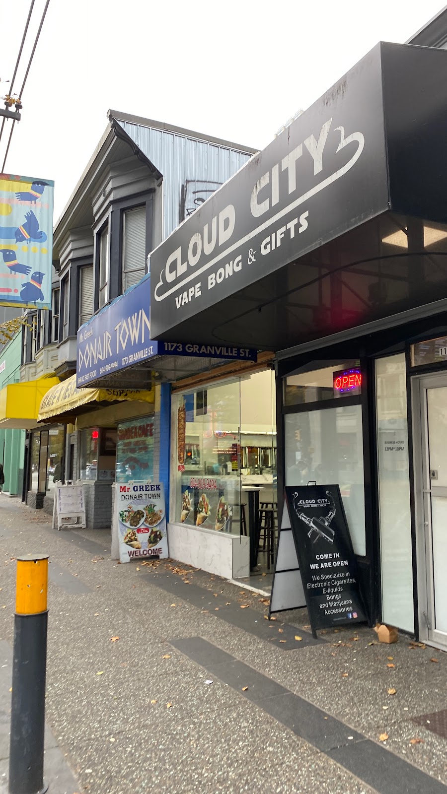 CloudCity Vape Bong & Gifts | 1171 Granville St, Vancouver, BC V6Z 1M1, Canada | Phone: (604) 620-0190