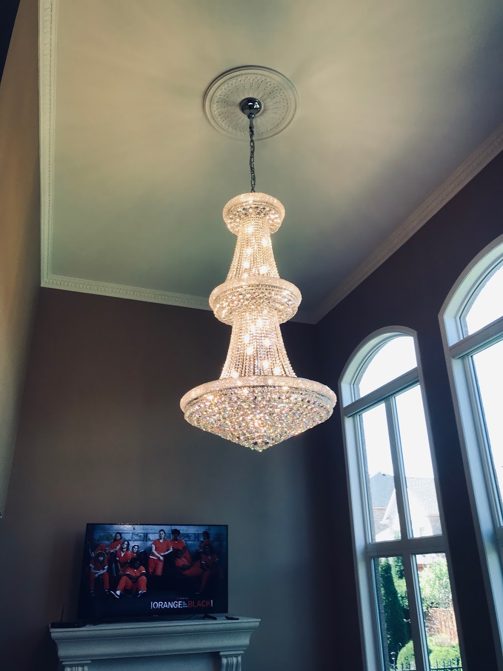 Chandelier Installation Service. A.V electrical | 110 Eglinton Ave W, Toronto, ON M4S 2K3, Canada | Phone: (647) 522-0777