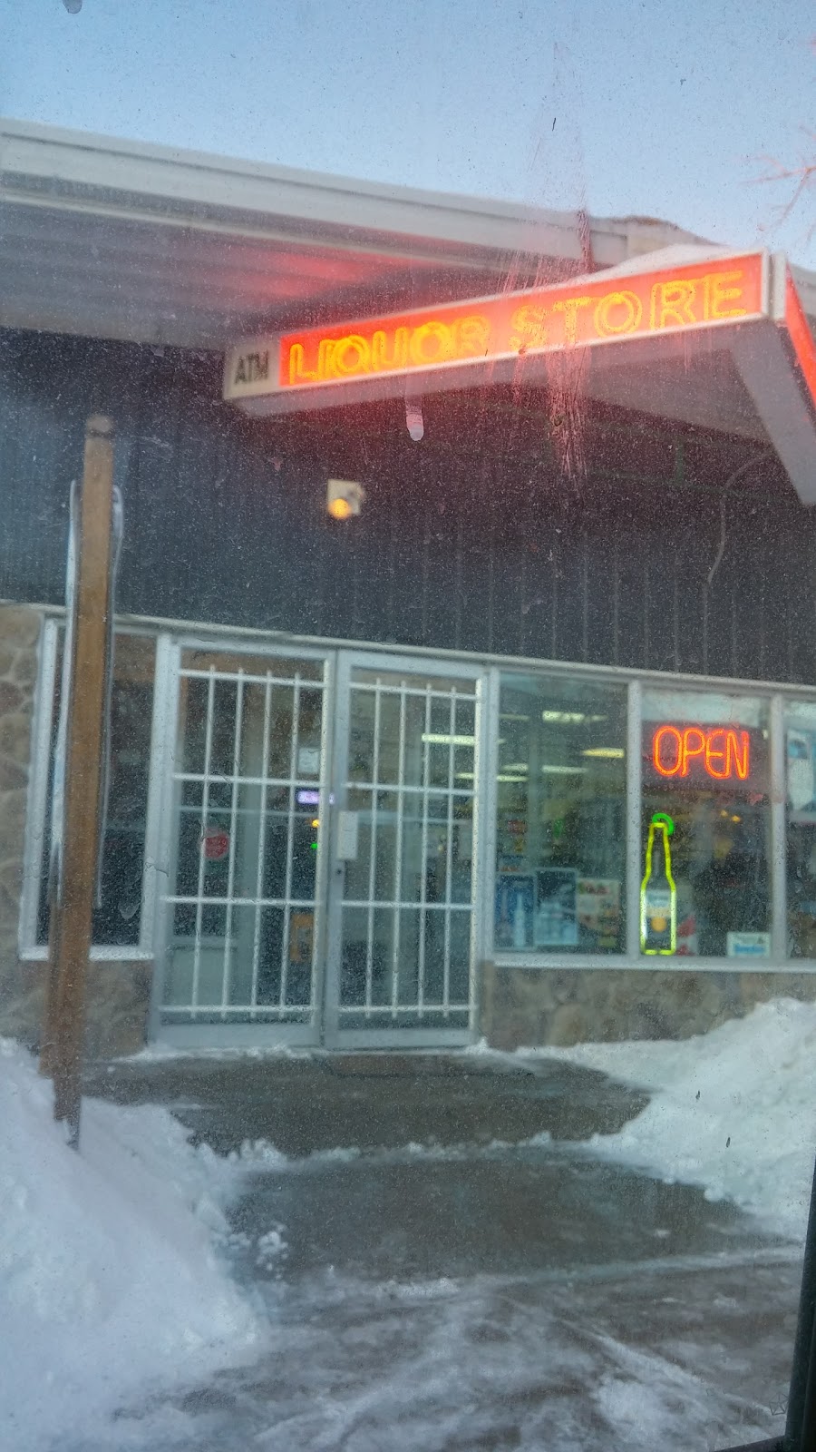 Bowden Liquor Store | 2020 20 Ave, Bowden, AB T0M 0K0, Canada | Phone: (403) 224-3006