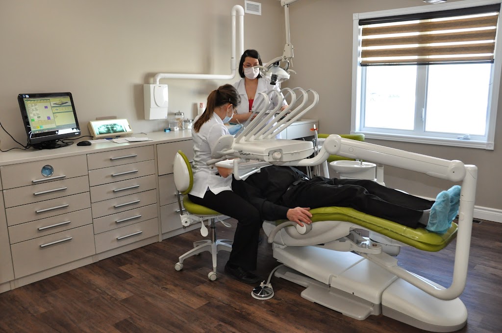 Clinique Dentaire Dre Mireille Tremblay Inc | 43 Rue des Roses, Métabetchouan-Lac-à-la-Croix, QC G8G 1R4, Canada | Phone: (418) 349-2820