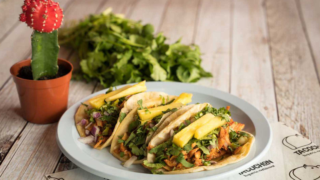 Tacochon Restaurant Mexicain | 2212 Bd du Curé-Labelle, Laval, QC H7T 1R1, Canada | Phone: (450) 934-0848