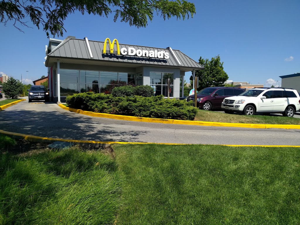 McDonalds | 227 Cross Ave, Oakville, ON L6J 2W9, Canada | Phone: (905) 337-2976