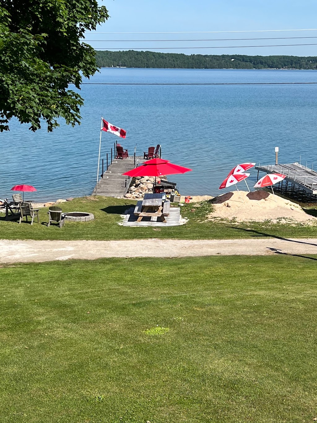 N This On The Bay Lower Vacation Suite | 123 Wilson Dr, Wiarton, ON N0H 2T0, Canada | Phone: (519) 574-8600