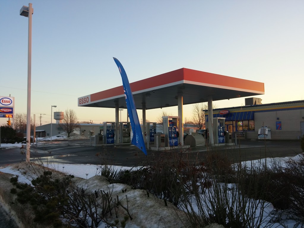 ESSO CIRCLE K | 909 Edward St N, Prescott, ON K0E 1T0, Canada | Phone: (613) 925-5035