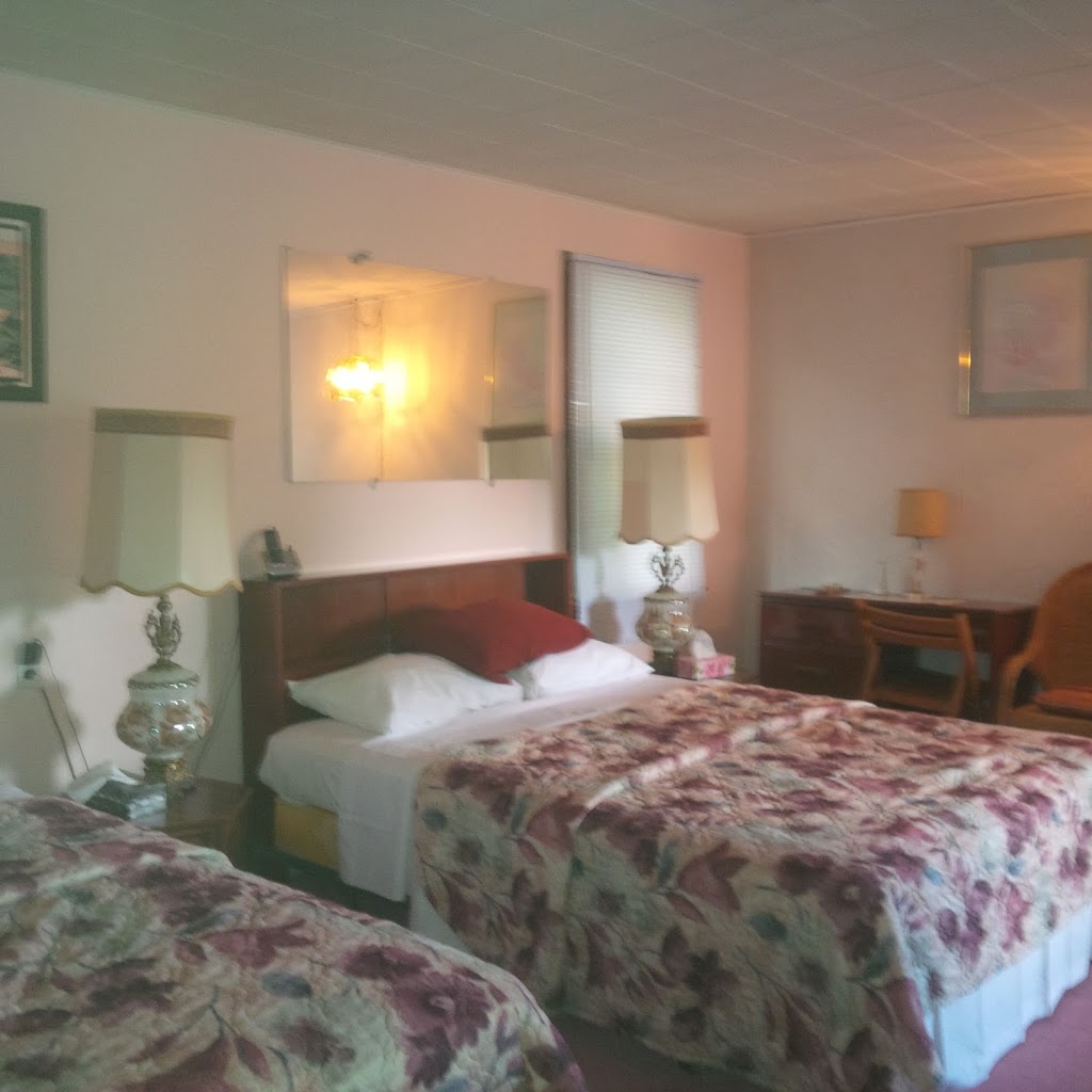 Fort Henry Motel | 848 2, Kingston, ON K7L 4V1, Canada | Phone: (613) 542-7651