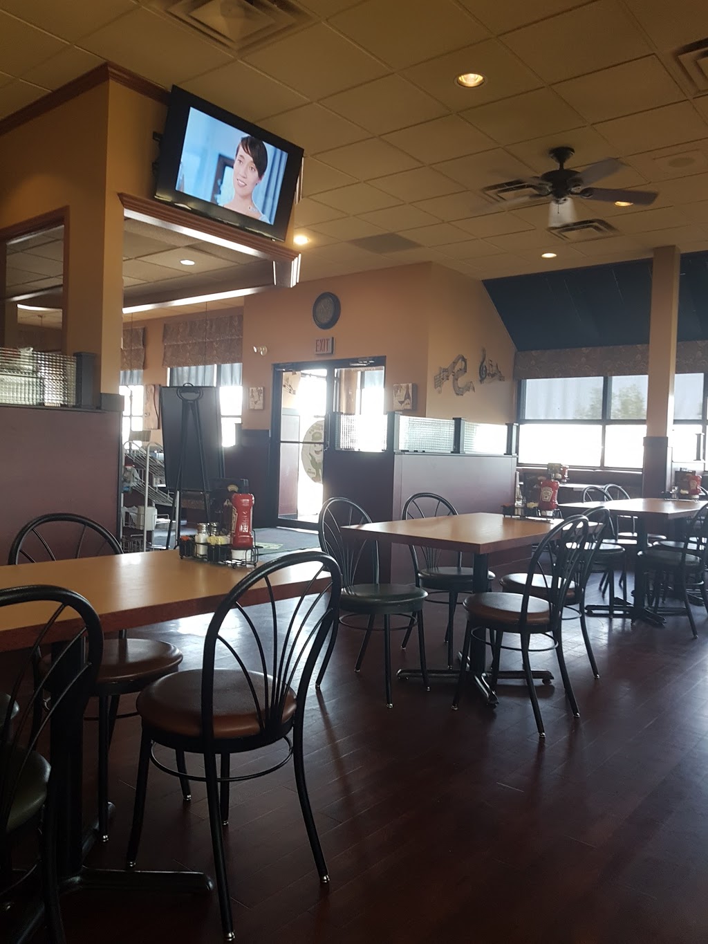 Humptys Family Restaurant - Moose Jaw | 1702 Main St N, Moose Jaw, SK S6H 6M3, Canada | Phone: (306) 694-4255