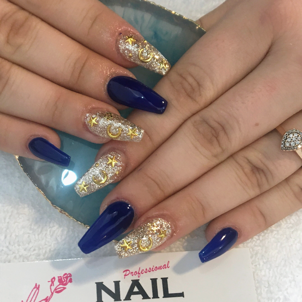 Professional Nail ( New Owner ) | 6703 Drummond Rd, Niagara Falls, ON L2G 4N8, Canada | Phone: (905) 371-3418