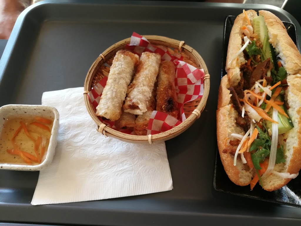 Les Sub Vietnamese Fast Food Restaurant | 8580 Young Rd #4, Chilliwack, BC V2P 6Z8, Canada | Phone: (604) 402-2239