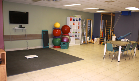 Physiotherapy Clinic Universal Vanier | 1110 Boulevard Vanier, Laval, QC H7C 2R8, Canada | Phone: (450) 664-3812