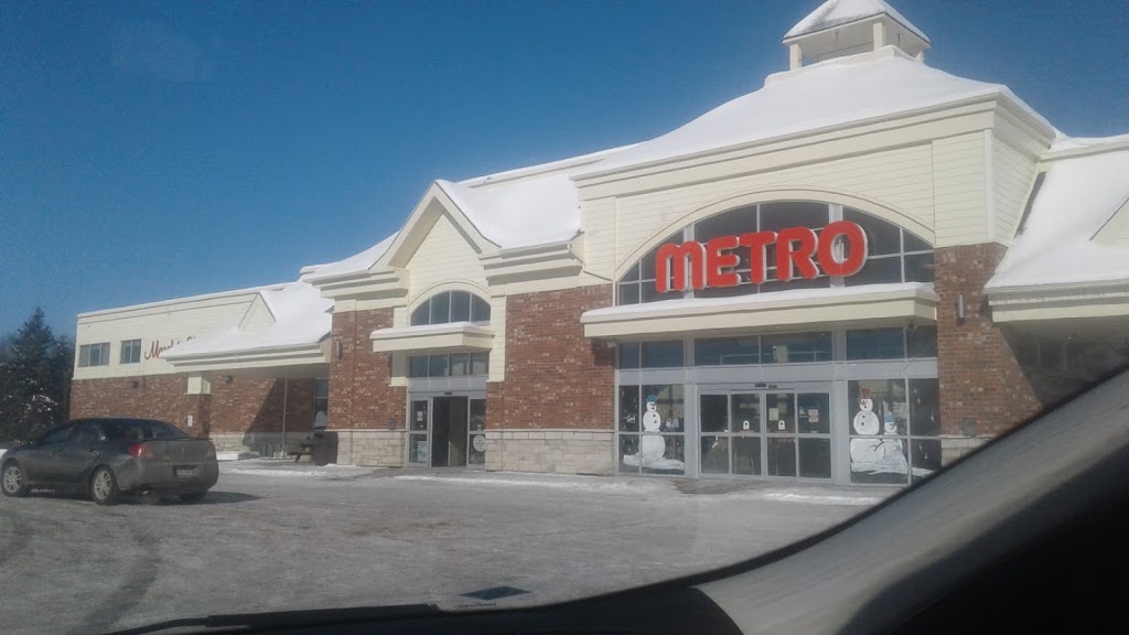 Metro Chénéville | 45 Rue Albert Ferland, Chénéville, QC J0V 1E0, Canada | Phone: (819) 428-3966