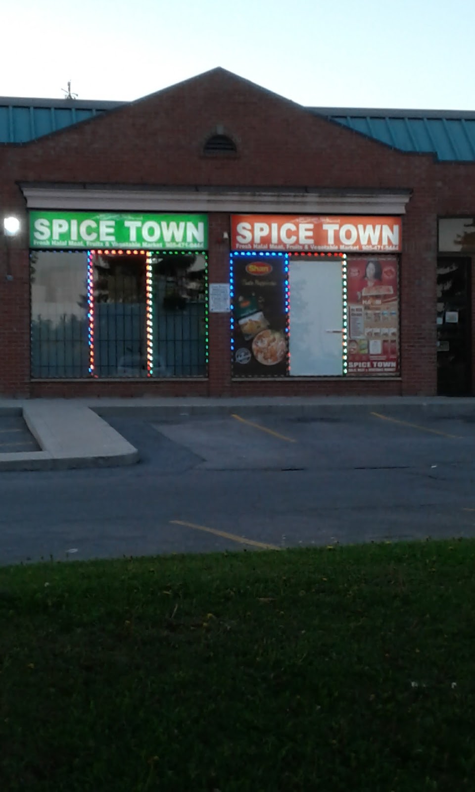 Spicetown Halal Meat & Vegetable Supermarket | 280 Elson St #1, Markham, ON L3S 3L1, Canada | Phone: (905) 471-9444