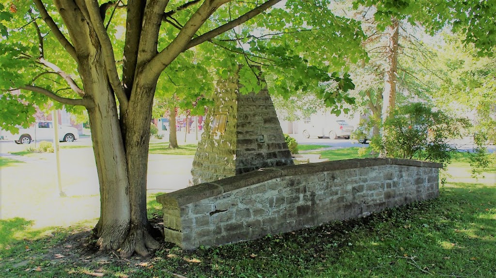 Merrickville Cenotaph | 400 St Lawrence St, Merrickville, ON K0G 1N0, Canada