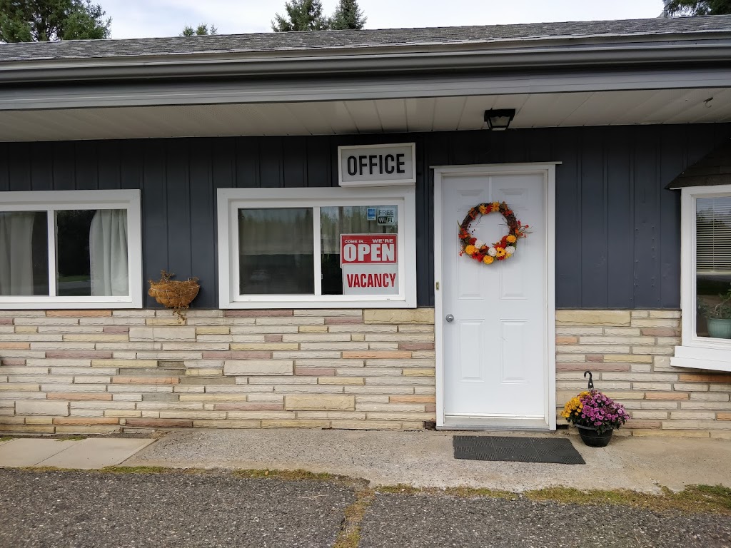 Telstar Motel | 4746 ON-11, Kakabeka Falls, ON P0T 1W0, Canada | Phone: (888) 580-6915