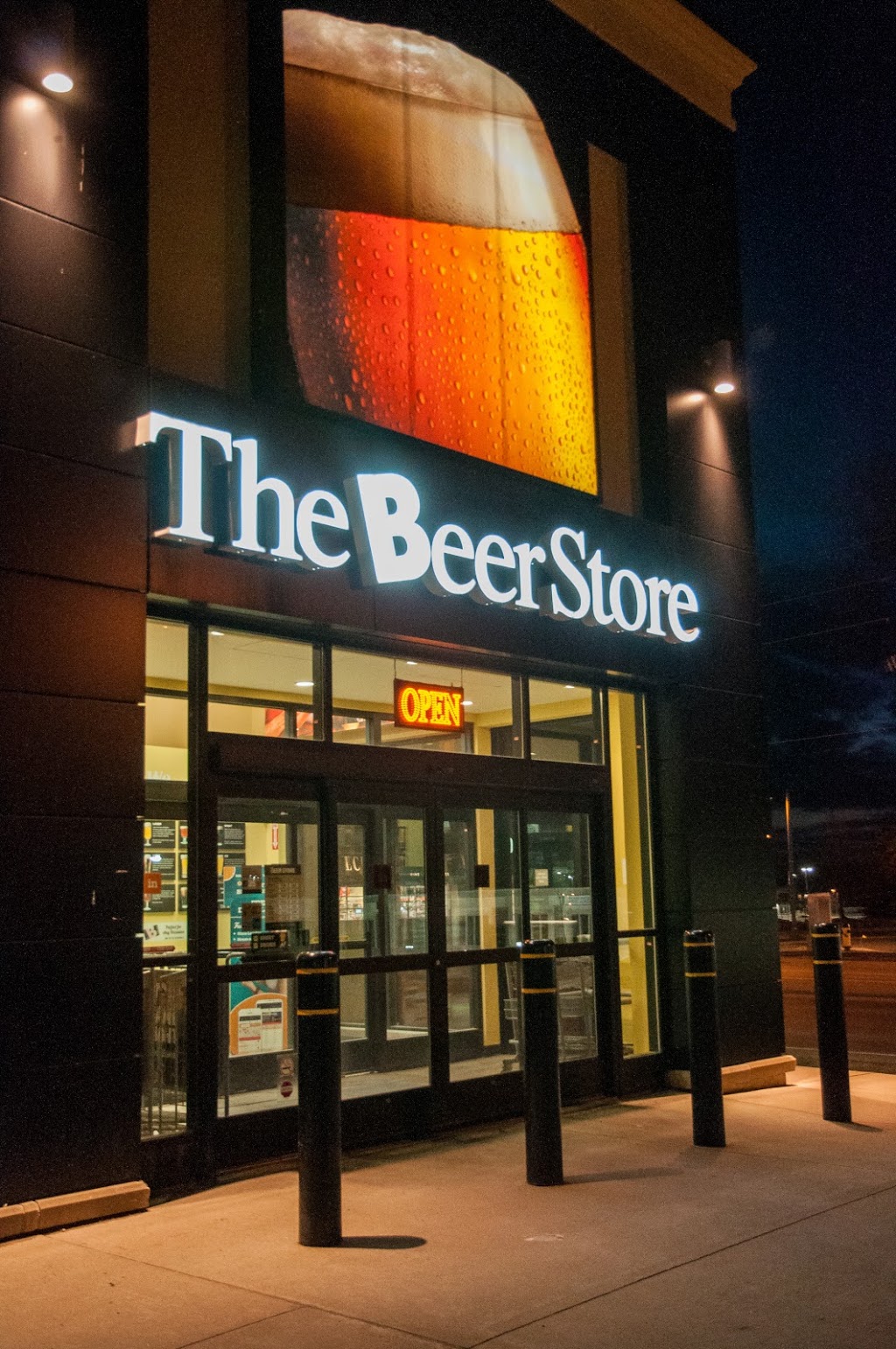 Beer Store | 63 Clair Rd E, Guelph, ON N1L 1G6, Canada | Phone: (519) 780-2541