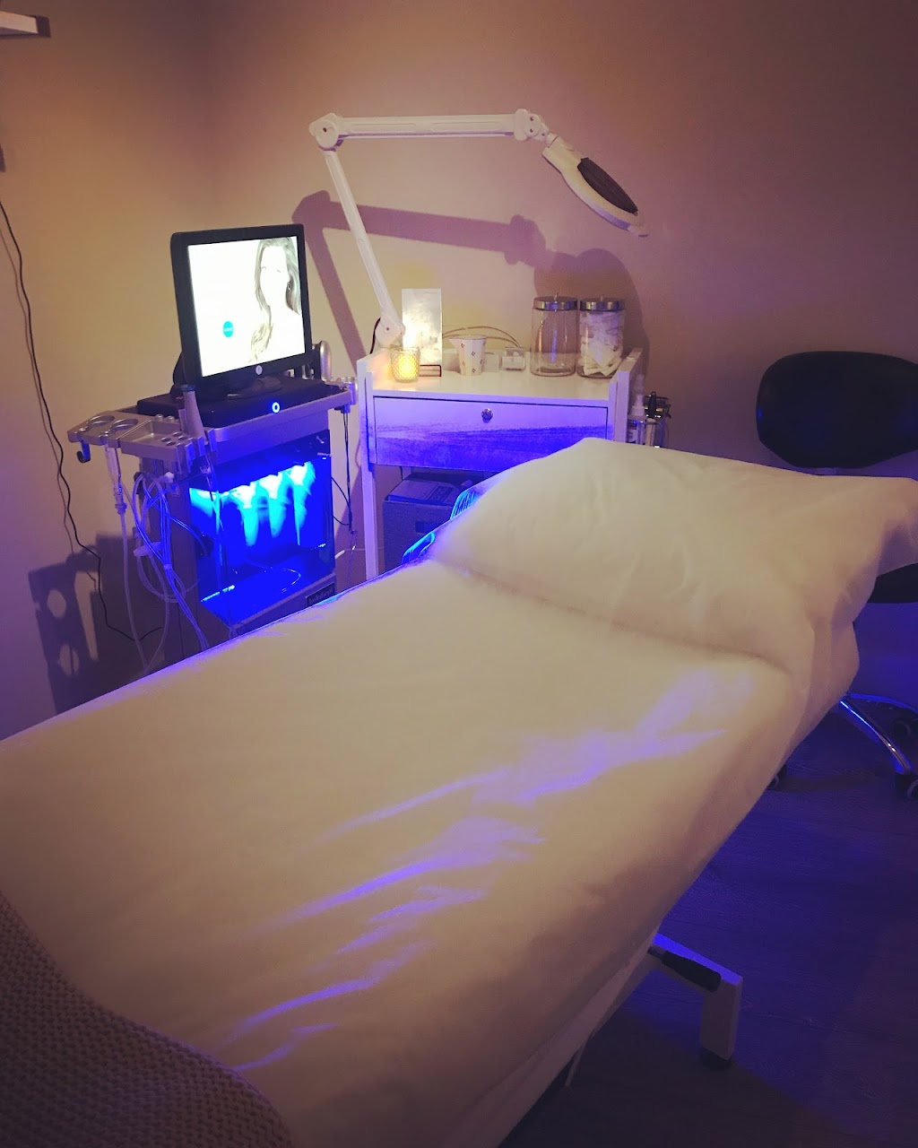 Susie Santos Medical Esthetics | 1440 George St #101A, White Rock, BC V4B 4A3, Canada | Phone: (604) 385-3296