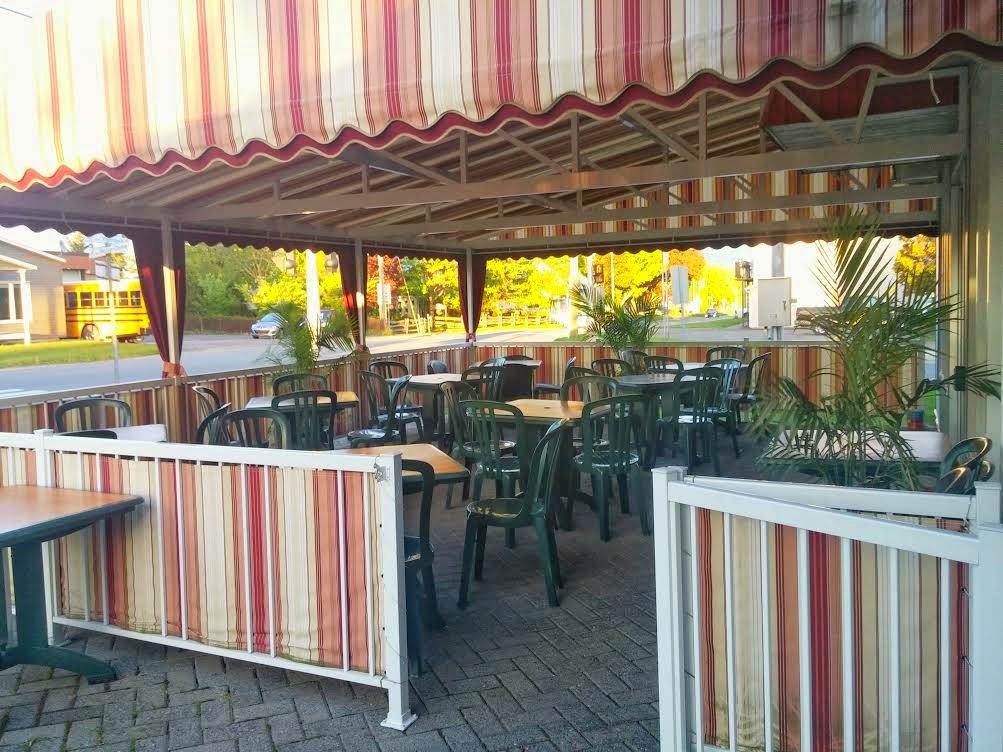 Restaurant Le Villageois (Saint-Germain-De-Grantham) | 267 Chemin Yamaska, Saint-Germain-de-Grantham, QC J0C 1K0, Canada | Phone: (819) 395-2034