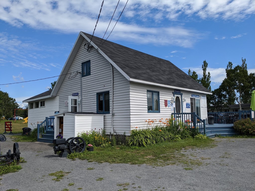 Camping Motel Leclerc | 333 Chemin de la Baleine, LIsle-aux-Coudres, QC G0A 1X0, Canada | Phone: (418) 438-2217