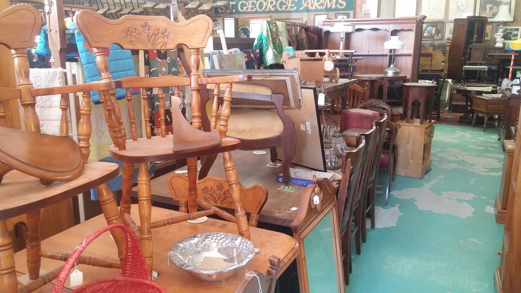 Country Antique Store | 6595 Line 86, Elmira, ON N3B 2Z2, Canada | Phone: (226) 266-1584