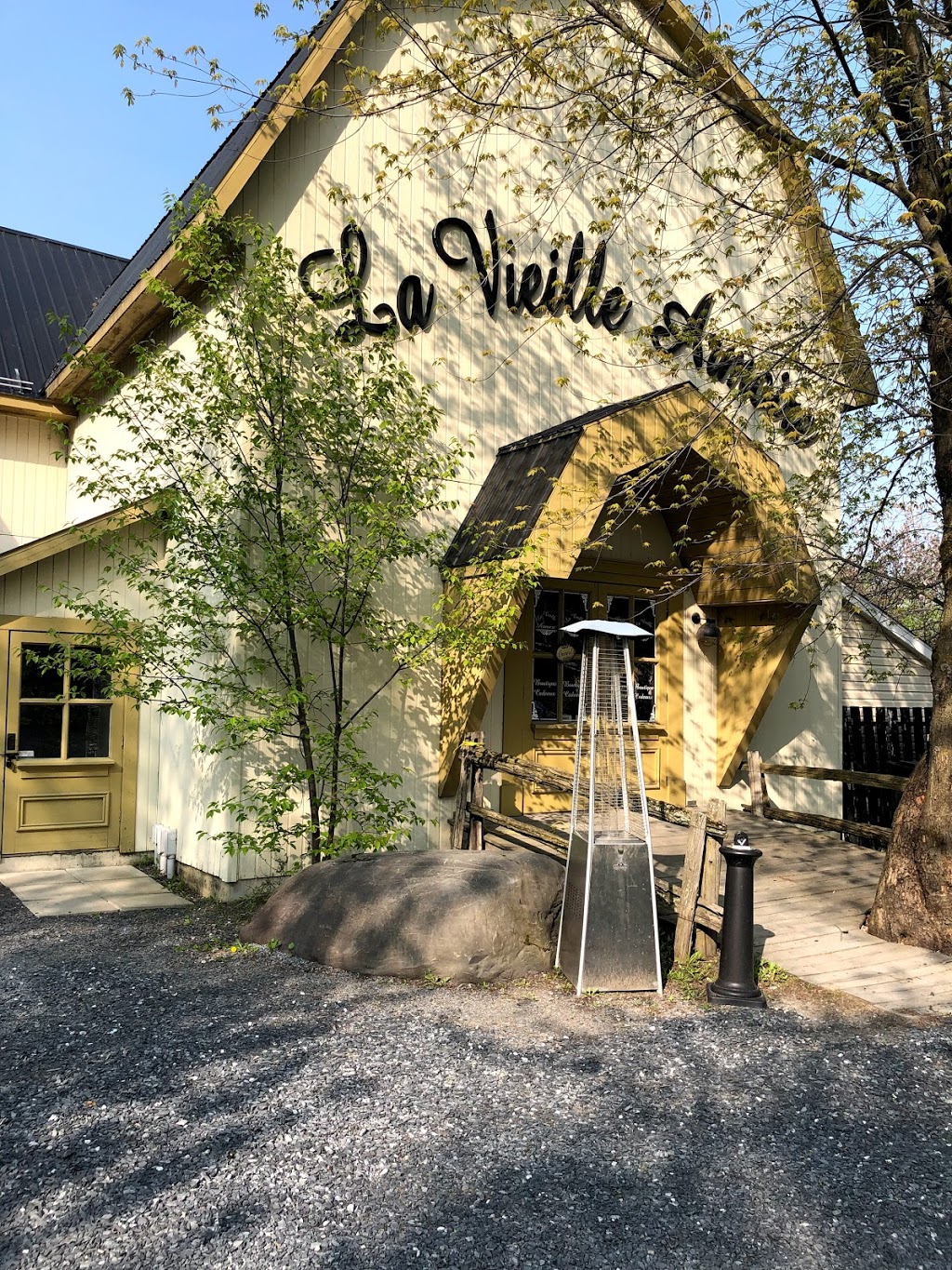 Restaurant La Vieille Tablée | 437, 6em Avenue Nord, Saint-Georges, QC G5Y 7Y5, Canada | Phone: (418) 222-0234