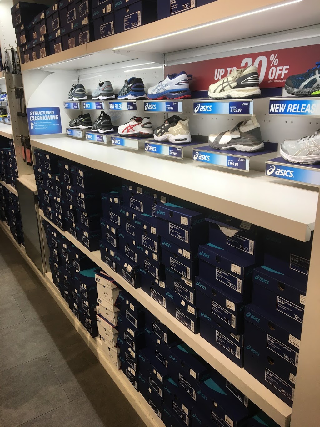 ASICS Outlet | 1 Bass Pro Mills Dr #725, Concord, ON L4K 5W4, Canada | Phone: (905) 738-1001