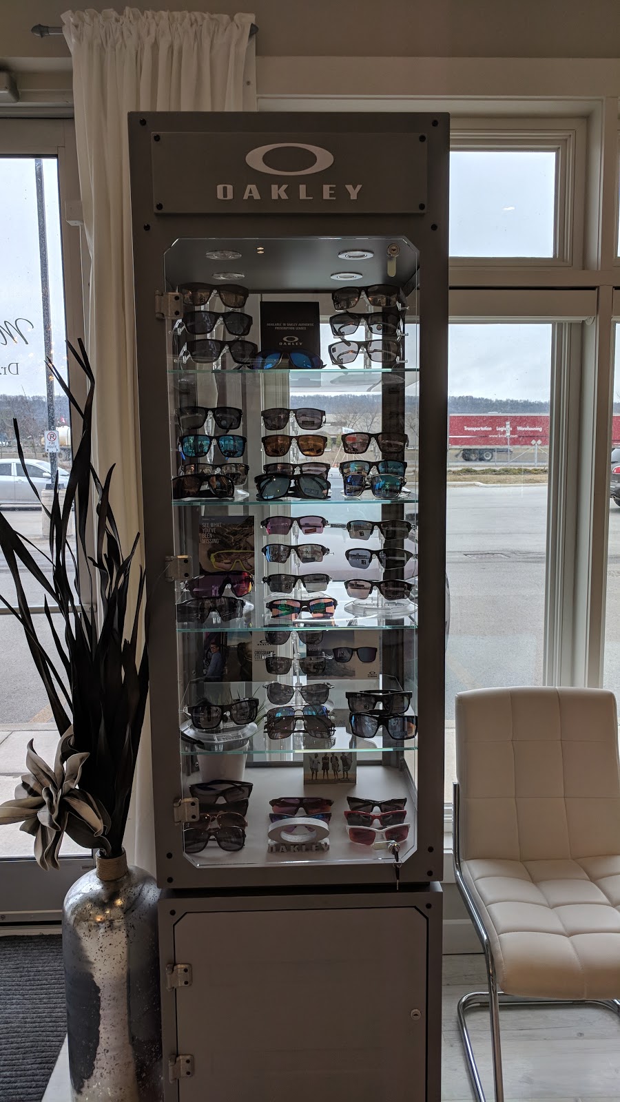 Moda Optometry & Eyewear | 530 N Service Rd, Grimsby, ON L3M 0C9, Canada | Phone: (905) 309-6632