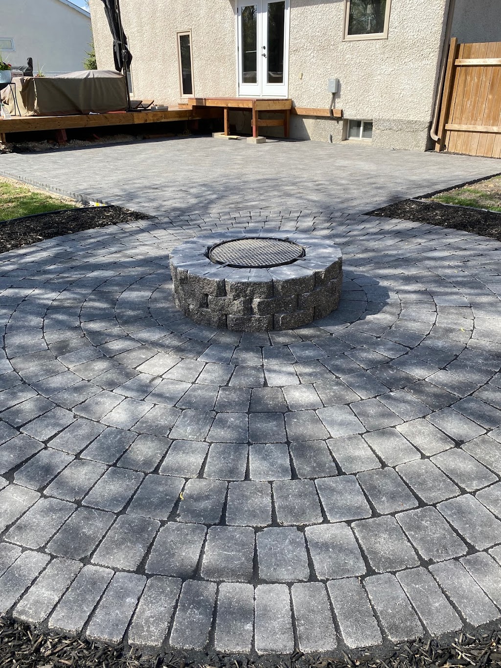 JD Landscaping | 4829 Main St, Saint Andrews, MB R4A 3A4, Canada | Phone: (204) 795-5004