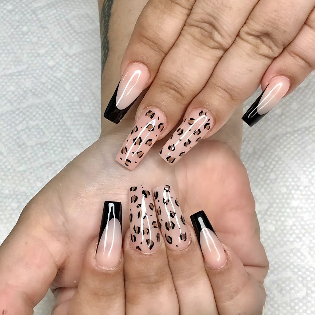 Helen Nails & Spa St.Catharines | 111 Fourth Ave, St. Catharines, ON L2S 3P5, Canada | Phone: (905) 397-5908