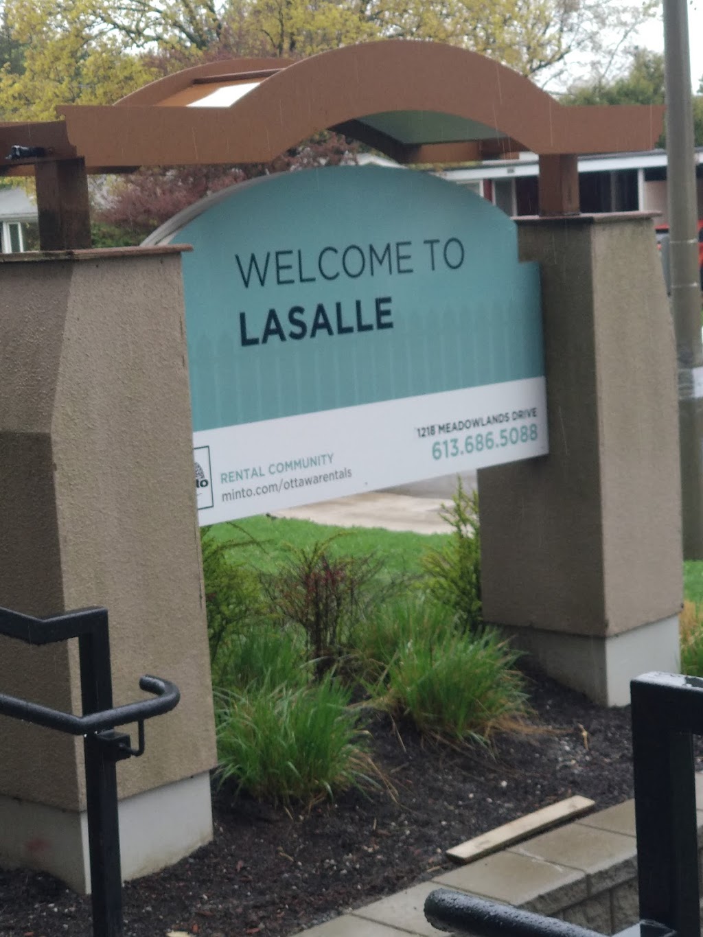 LASALLE Parkwood hills | 1218 Meadowlands Dr E, Nepean, ON K2E 6K1, Canada | Phone: (613) 686-5088