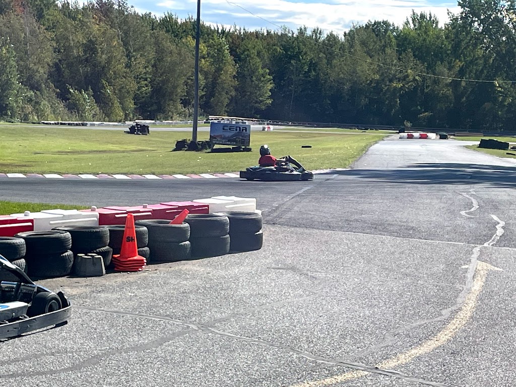 SH Karting | 2456 4e Rang S, Saint-Charles-sur-Richelieu, QC J0H 2G0, Canada | Phone: (450) 584-3843