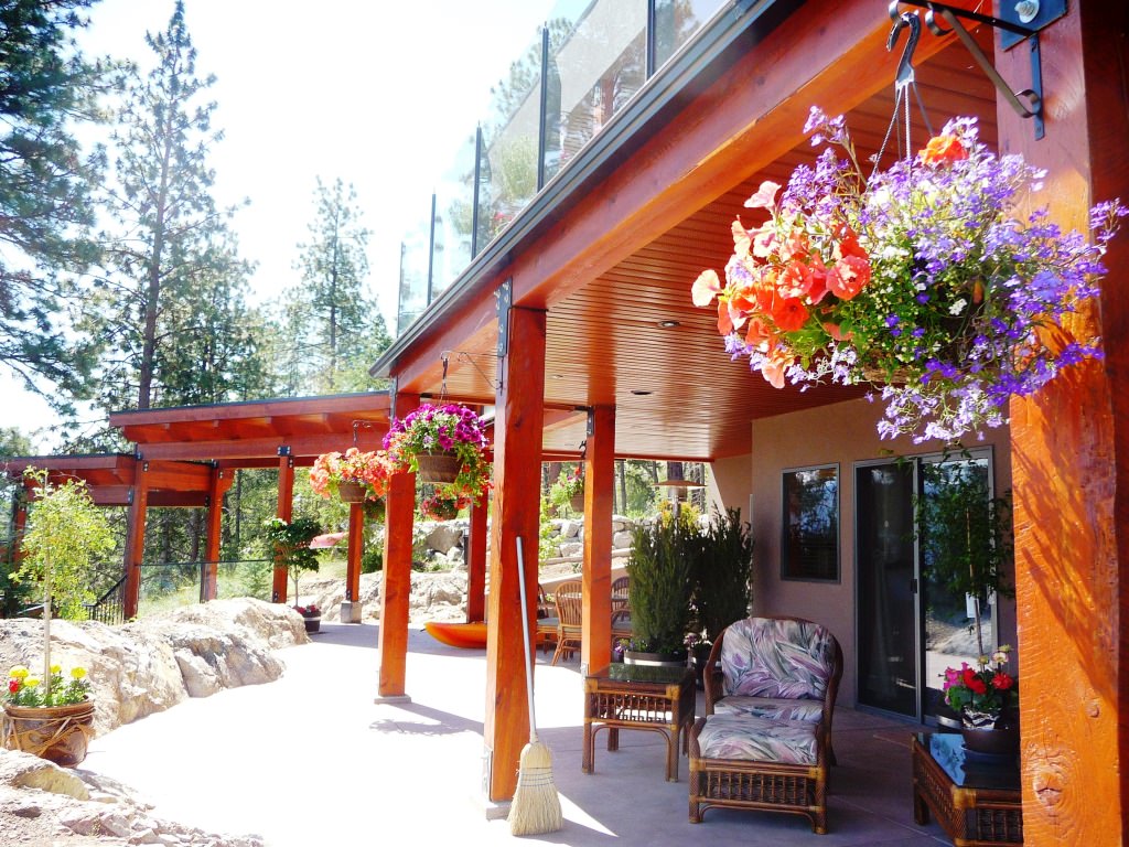 Pineacre on the Lake | 7220 Highway 97 South, Peachland, BC V0H 1X9, Canada | Phone: (778) 479-0088