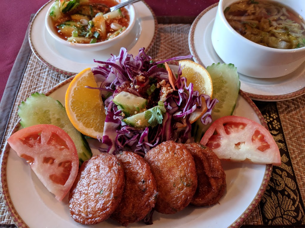 Sukhothai Restaurant | 2134 Robertson Rd, Nepean, ON K2H 5Z1, Canada | Phone: (613) 829-1010