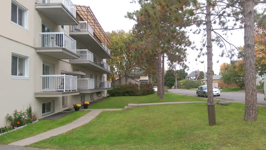 Britannia Beach Apartments & Homes - CLV Group | 348 Zephyr Ave, Ottawa, ON K2B 6A1, Canada | Phone: (613) 828-4693