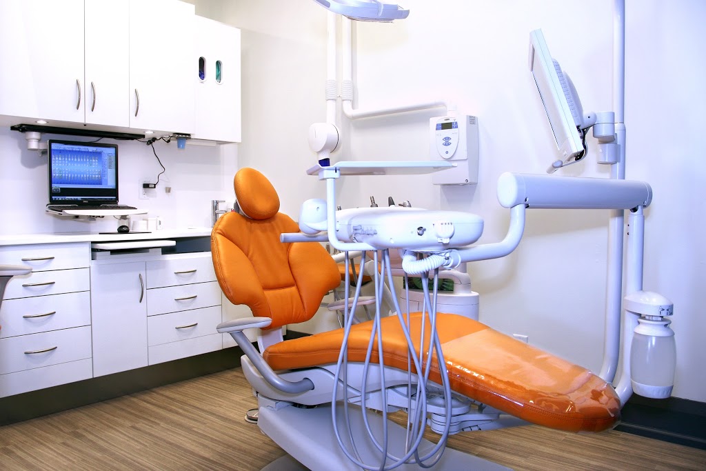 Vibrant Square Dental | 2620 Rutherford Rd #113, Concord, ON L4K 0H1, Canada | Phone: (905) 553-3004