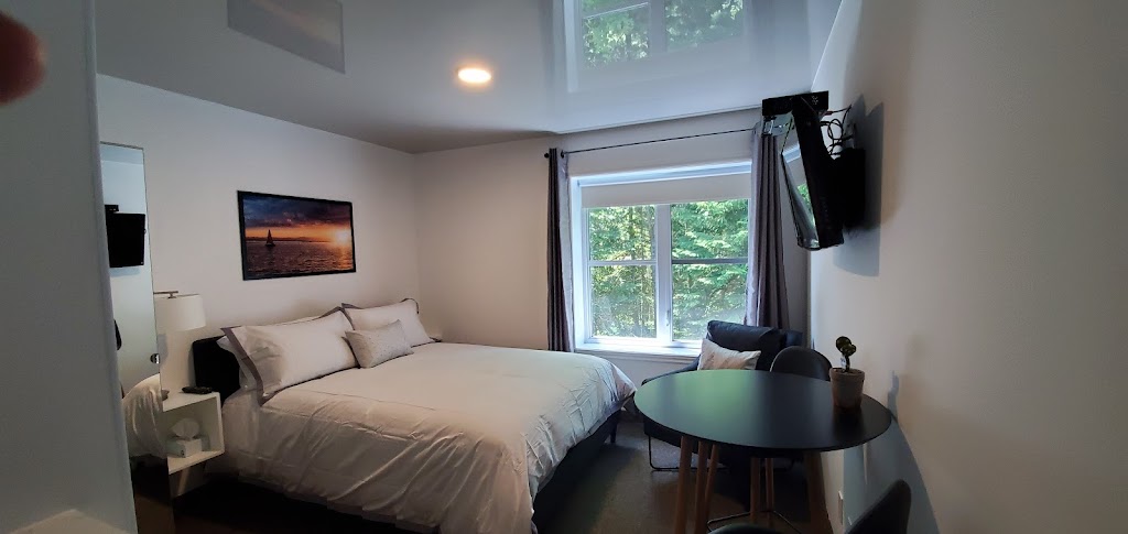 Au Sommet du Lac Magog | 1495 Chem. de la Rivière, Magog, QC J1X 3W5, Canada | Phone: (819) 612-0592