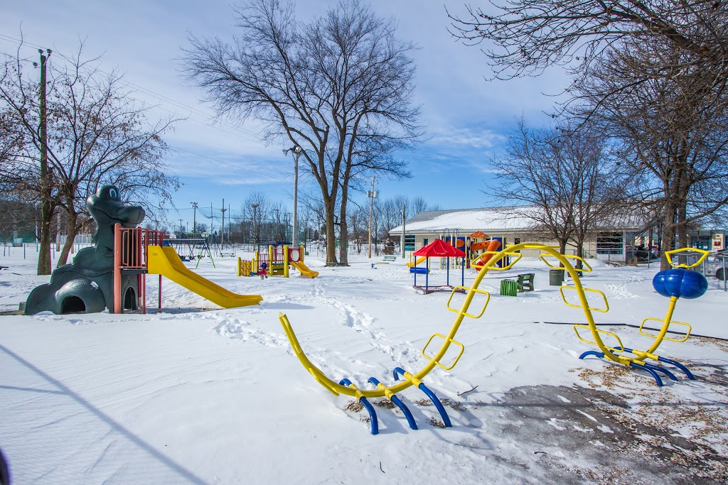 Town of Île-Perrot - Michel Martin Park | 110 Boulevard Perrot, LÎle-Perrot, QC J7V 3G1, Canada | Phone: (514) 453-1751