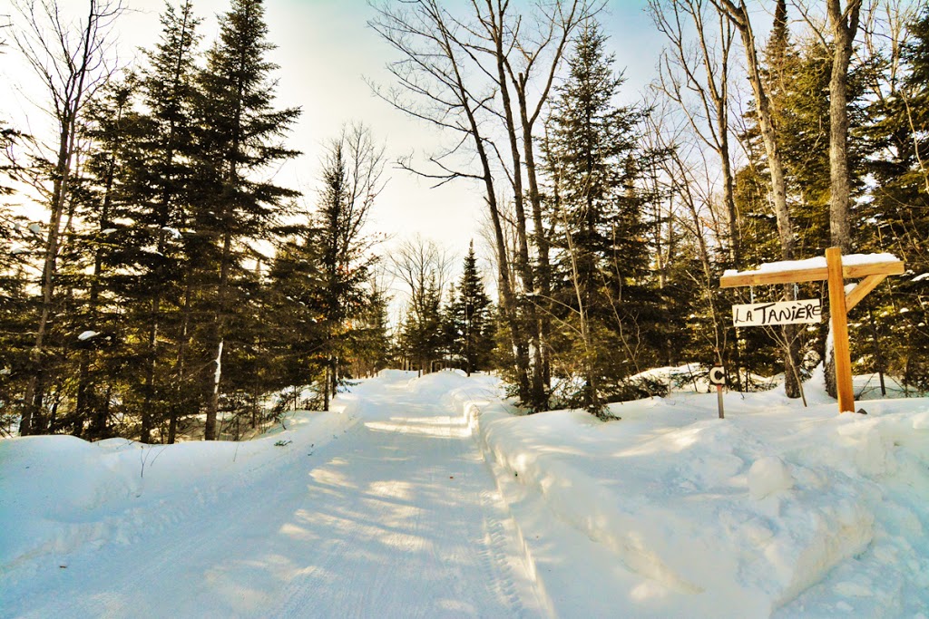 Chalet Spa La Tanière | 2208-C, QC-125, Notre-Dame-de-la-Merci, QC J0T 2A0, Canada | Phone: (877) 560-8060