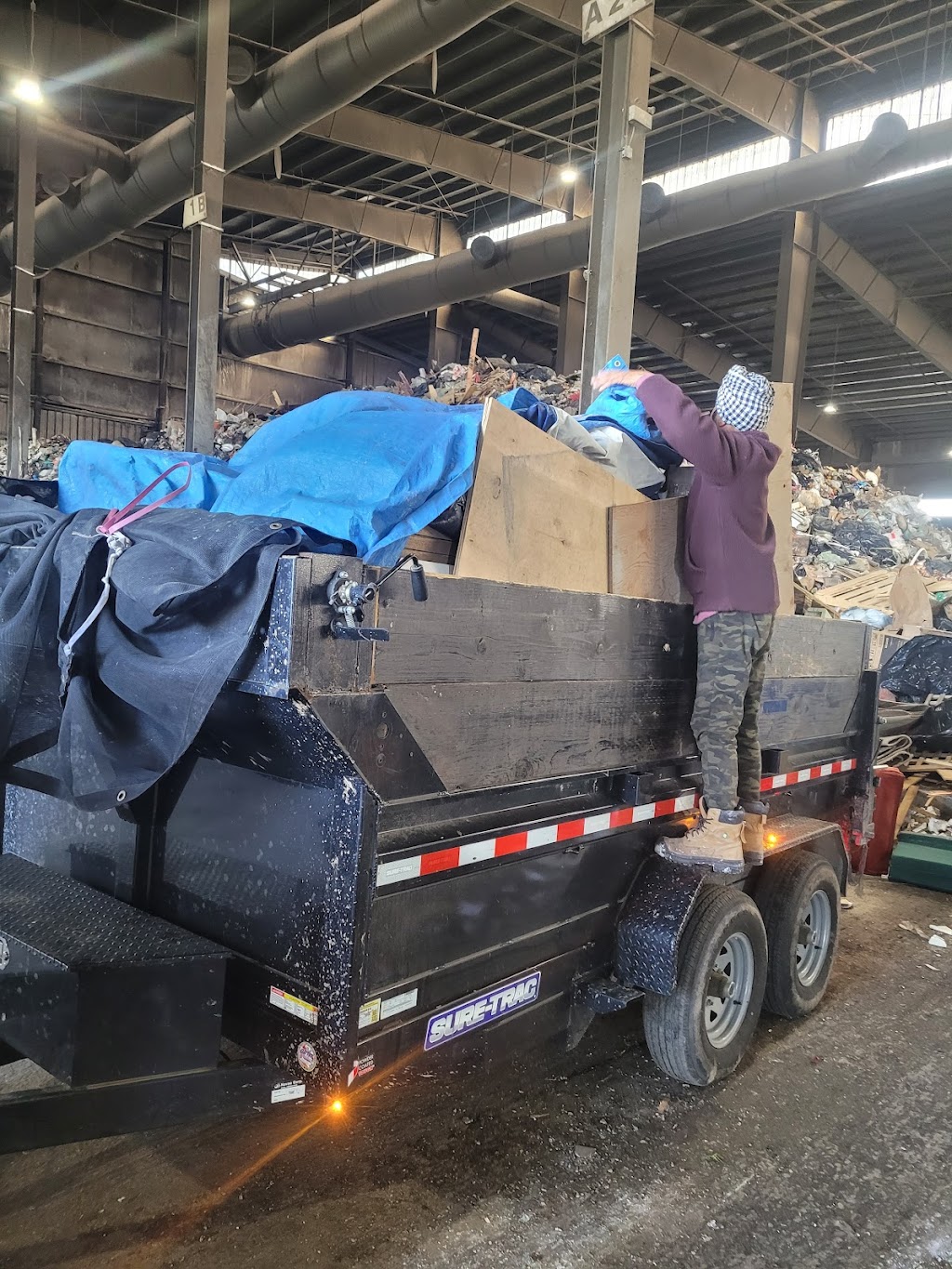 24 hr harry junk removal ltd | 8020 Mackie Ct, Delta, BC V4C 7R9, Canada | Phone: (778) 989-1835