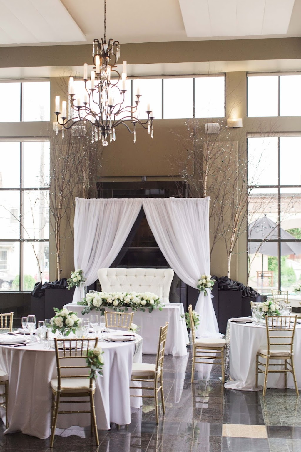 Lux Event Rental | 5330 Canotek Rd, Gloucester, ON K1J, Canada | Phone: (613) 501-0559