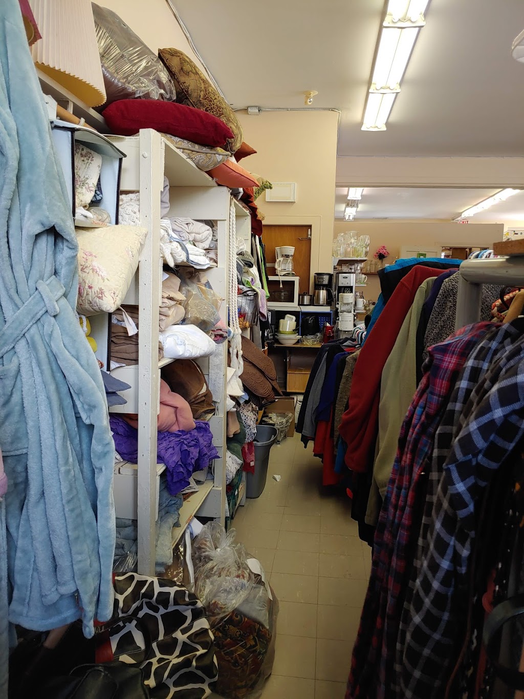 Thrift Store (in support of St Margarets Bay Food Bank) | 13495 Peggys Cove Rd, Upper Tantallon, NS B3Z 2J4, Canada | Phone: (902) 826-9272