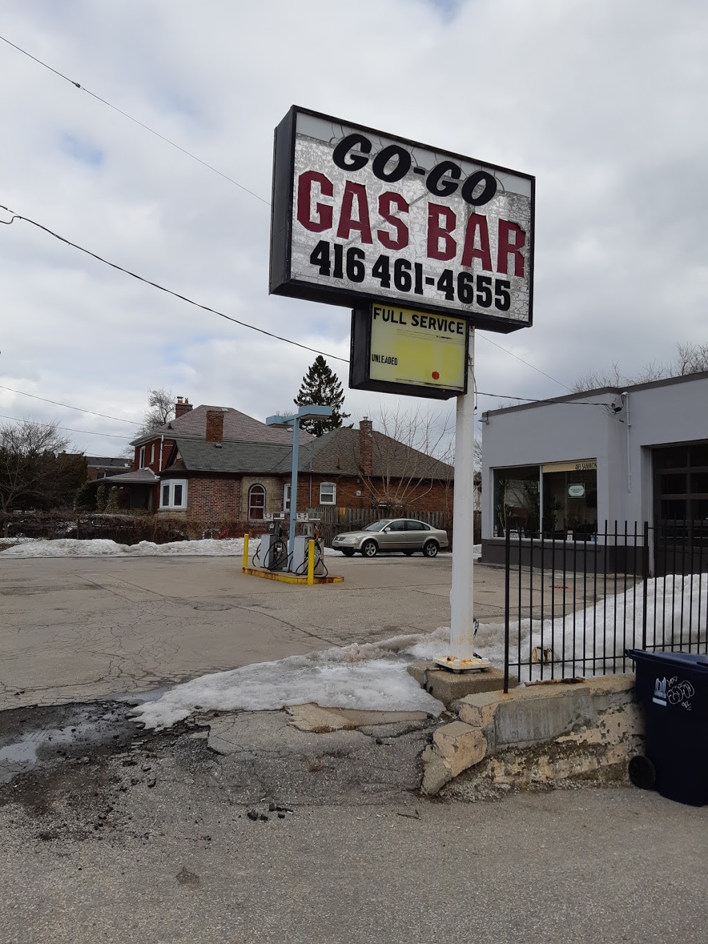 Go Go Gas Bar | 483 Sammon Ave, East York, ON M4J 2B3, Canada | Phone: (416) 461-4655